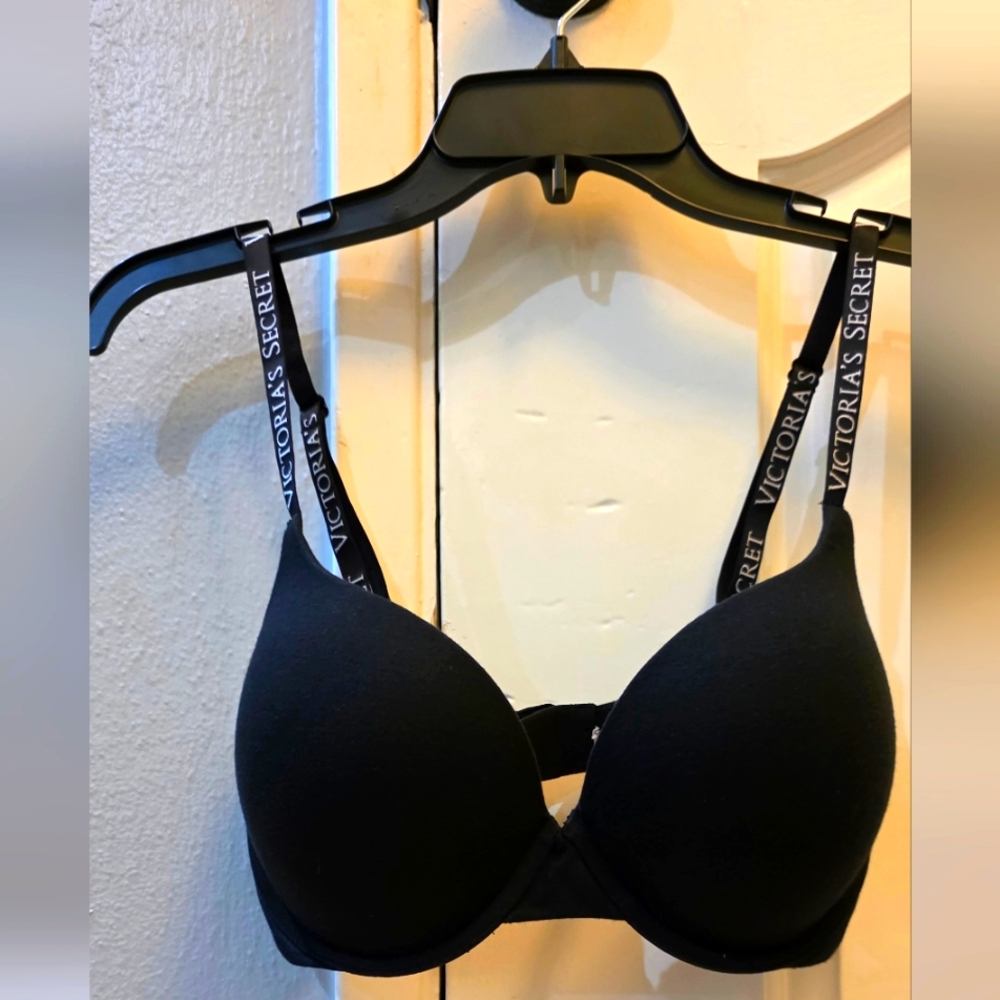 Victoria's Secret Push-Up Perfect Shape Bra 34DD. GOOD CONDITION!